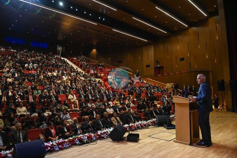 Bakan Ersoy: Türkçe, tarihle yaşıt medeniyet yürüyüşünün sesidir