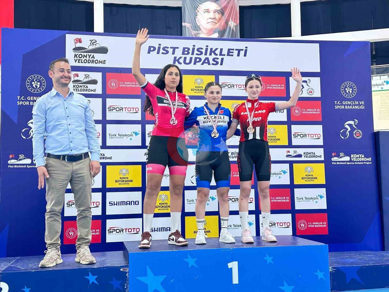 Kağıtspor'un Uluslararası Arenadaki Başarıları Sürüyor