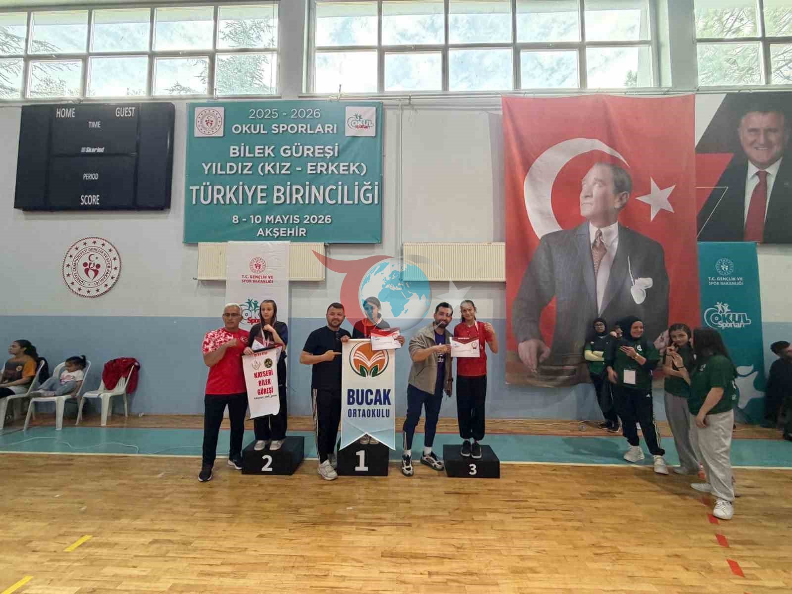 Çifte şampiyon Sudenaz&rsquo;dan Manisa&rsquo;ya gurur