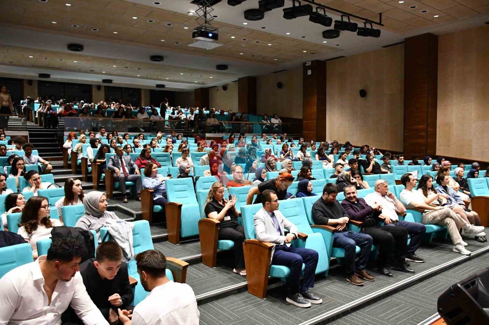 Güçlendirilmiş Hemşireler Hayat Kurtarıyor: Düzce Üniversitesi'nde Anlamlı Konferans
