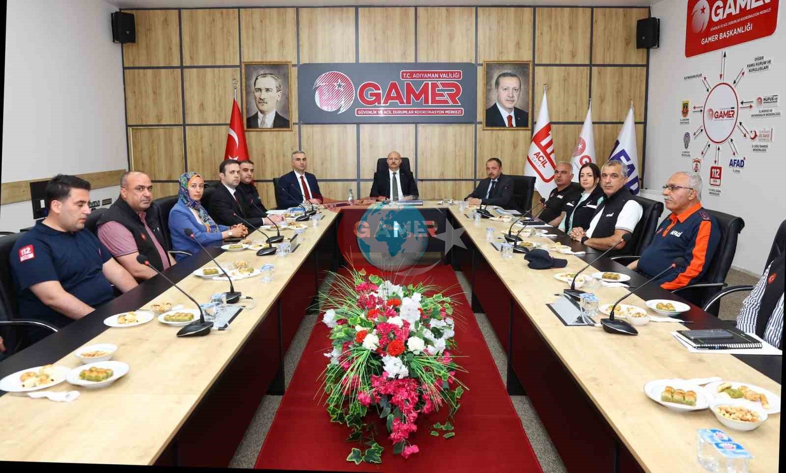 Adıyaman Valisi Küçük'ten 112 Acil Çağrı Merkezi'ne İnceleme Ziyareti