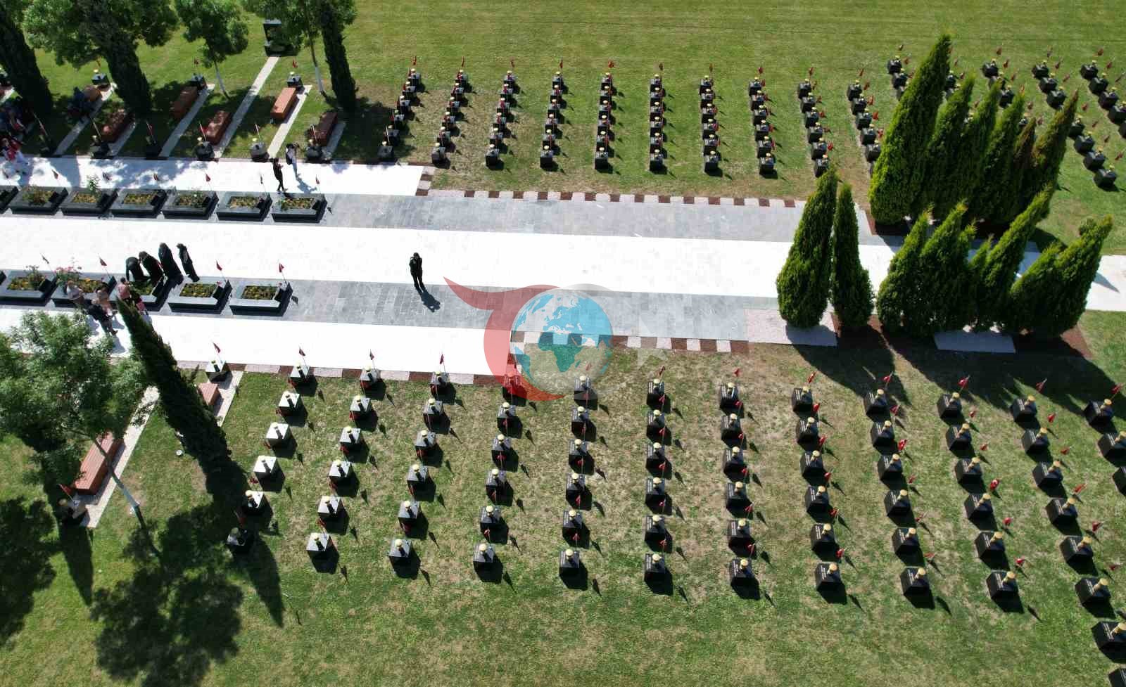 Soma mədən şəhidləri məzarlarında anıldı