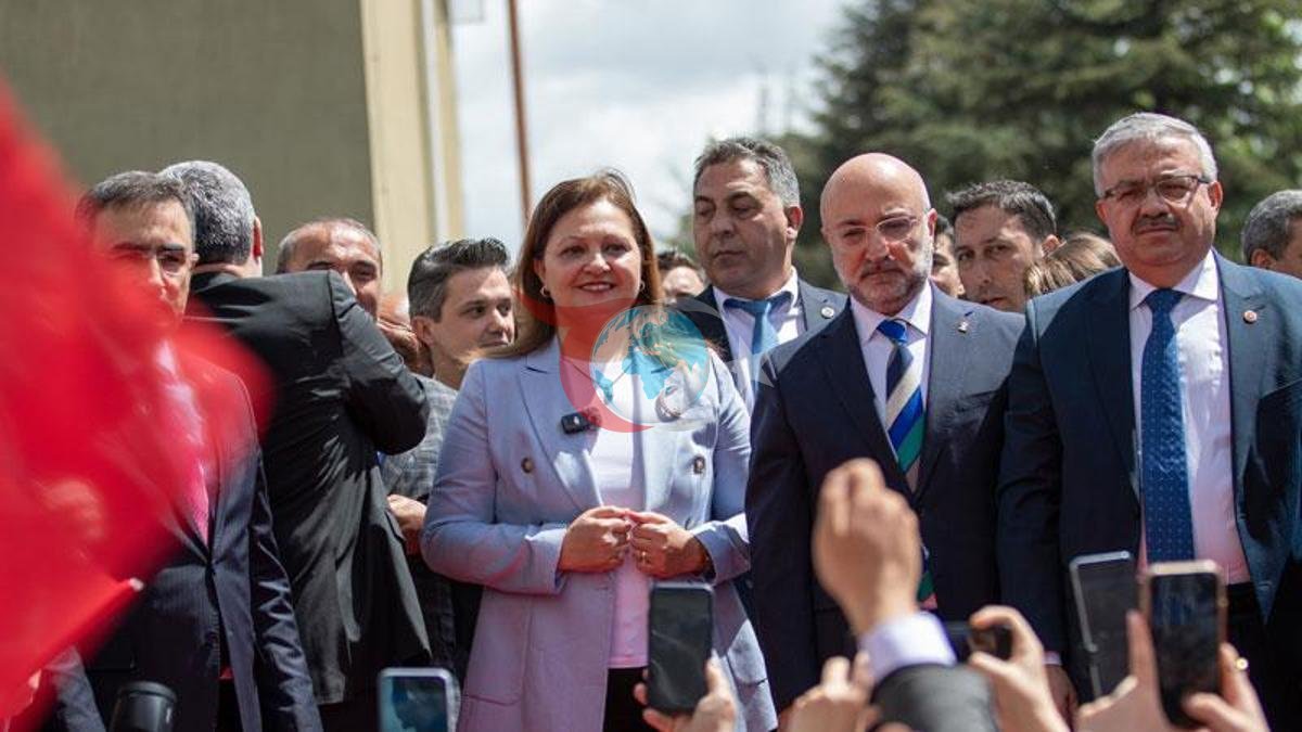 Burcu Köksal AK Parti'ye Katıldı, Afyonkarahisar'da Mehterli Karşılama