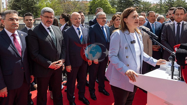 Afyonkarahisar Belediye Başkanı Burcu Köksal’a mehterli karşılama