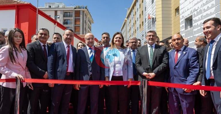 Afyonkarahisar Belediye Başkanı Burcu Köksal’a mehterli karşılama