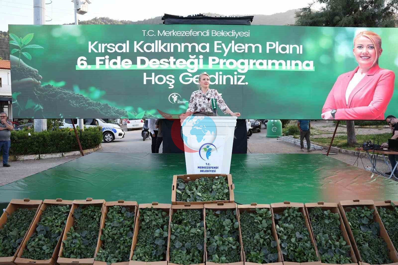 Merkezefendi hokimligi qishloq xo'jaligini qo'llab-quvvatlash maqsadida minglab ko'chatlarni ishlab chiqaruvchilarga tarqatdi. Merkezefendi harakati</h2><p>Qishloq taraqqiyoti harakat rejasi doirasida Merkezefendi hokimligi mahalliy ishlab chiqaruvchilarga minglab pomidor, qalampir, baqlajon va bodring koʻchatlarini tarqatdi. Ushbu tashabbus ishlab chiqarishni rag'batlantirish va viloyat qishloq xo'jaligiga hissa qo'shish maqsadida amalga oshirildi. Mahalla maqomiga ega bo'lgan qishloqlarda va qishloq xo'jaligi ishlab chiqarishi davom etayotgan mahallalarda tarqatish amalga oshirildi.</p><h2>Ko'chatlar tarqatish ko'lami va maqsadi</h2><p>Ko'chatlar Uzerlik, Eskihisar, Qumkisik, Yeşilyayla, Cheltikchi, Oltindere, Salsali, Mahalla va Salsali kabi hududlarda amalga oshirildi. Shahar maqomidan mahalla maqomiga o'tgan Ağırshamli va Başkarji. Shahar hokimi Dog'an, bu qo'llab-quvvatlashlar fermerlarning ishlab chiqarish salohiyatini oshirib, tuproqqa unumdorlik qo'shishini ta'kidladi.</p><h2>Qishloq xo'jaligi va chorvachilikni qo'llab-quvvatlash</h2><p>Hokim Do'g'an, qishloq xo'jaligi va chorvachilik sohalariga berilgan turli yordamlarga e'tibor qaratdi. Merkezefendi hokimligi oʻgʻit va ozuqa yordami bilan taʼminlangan boʻlsa, ishlab chiqaruvchi ayollarga 5 qoʻy va 1 qoʻchqor yordamini ham koʻrsatmoqda. Tumanning sanoat o'ziga xosligiga qaramay, qishloq xo'jaligidan uzoqlashmaslik kerakligini ta'kidlagan Do'g'an, 2020-2025 yillar oralig'ida ikki yarim million sog'lom oziq-ovqatga erishishni maqsad qilganliklarini bildirdi.</p><h2>Kelajak prognozlari va qo'llab-quvvatlashning barqarorligi</h2><p>Merkezefendi hokimligi kelgusi yillarda qishloq xo'jaligini qo'llab-quvvatlash dasturlarini kengaytiradi. Başkarji tumanida o'tkazilgan ko'chat tarqatishda minglab ko'chatlar tuproq bilan uchrashadi va mahalliy dasturxonlarga lazzat qo'shadi. Bunday loyihalar ishlab chiqaruvchilarni qo‘llab-quvvatlashda davom etishidan dalolat beradi.</p>
                        </div>

                        <!-- Tags -->
                                                    <div class=