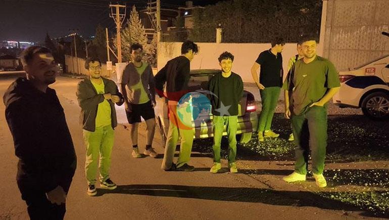 Сыйкырчынын кутусуна окшош. 8 университеттин студенти 5 жүргүнчүлүү унаадан кулап кетти. width=