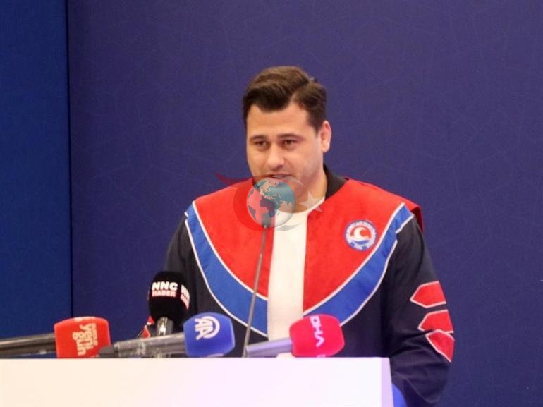 Milli güləşçi Rıza Kayaalpeyə fəxri doktor adı