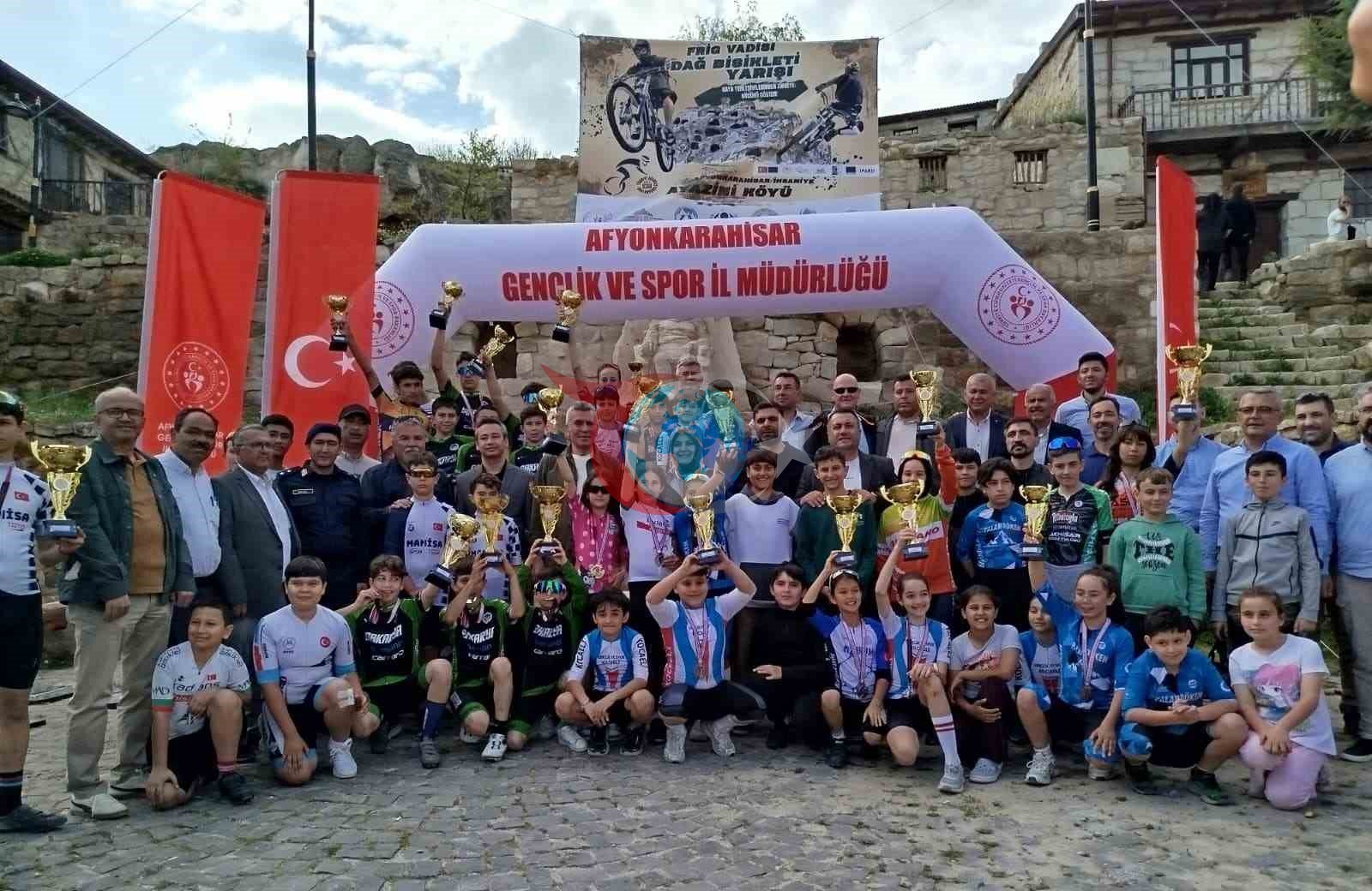 Erzurumlu Sporcular Dağ Bisikletinde Madalya Kazandı