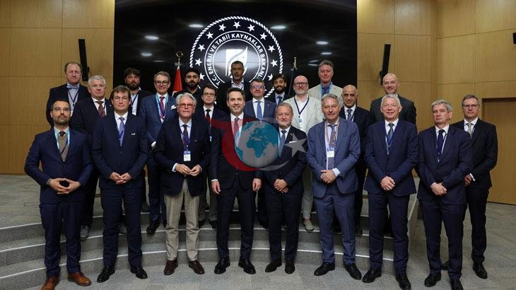 Bakan Bayraktar, Türkiye ve Belçika'nın Enerji Geleceğini Tartıştı