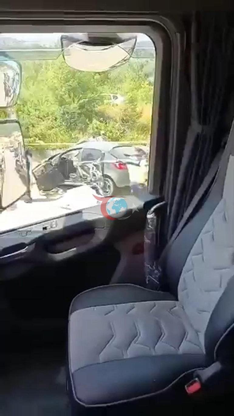 Antaliyada dəhşətli qəza TIR römorkuna dəyən avtomobildə olan cütlük həyatını itirdi