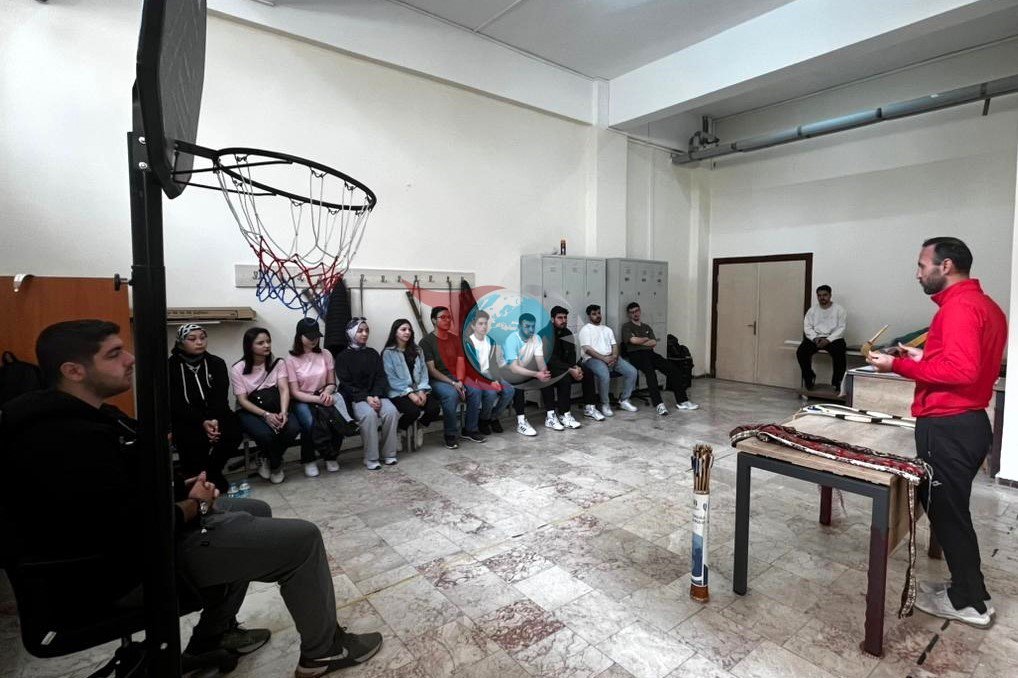 Üniversiteli Gençler Geleneksel Okçuluğu Keşfediyor