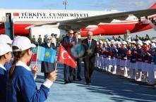 Prezident Erdog'an Qozog'istonda Tokayev tomonidan rasmiy marosim bilan kutib olindi