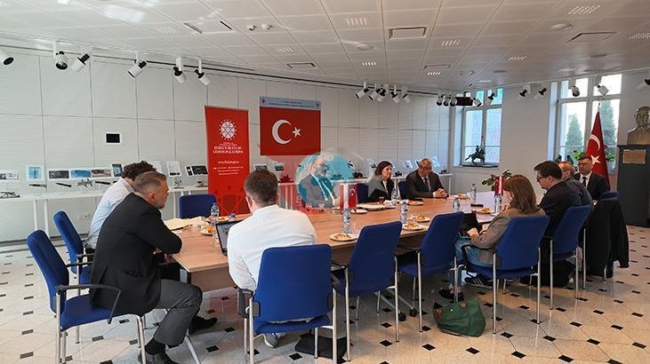 Warşawadaky 'NATO-nyň geljegi' paneli: Türkiýanyň roly ara alnyp maslahatlaşyldy
