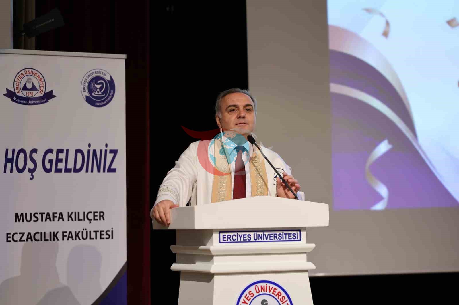 ERÜ Eczacılık Fakültesi’nde ‘Önlük Giyme Töreni’ düzenlendi