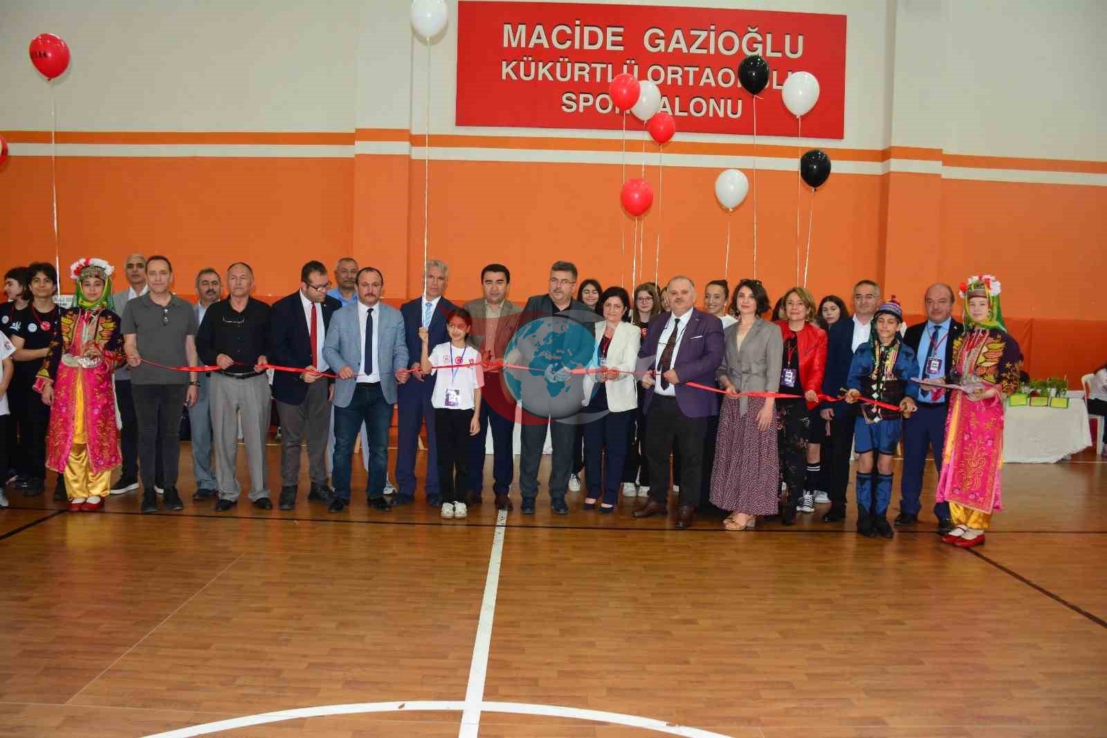 Bursa'da TÜBİTAK 4006 Bilim Fuarı Coşkuyla Açıldı