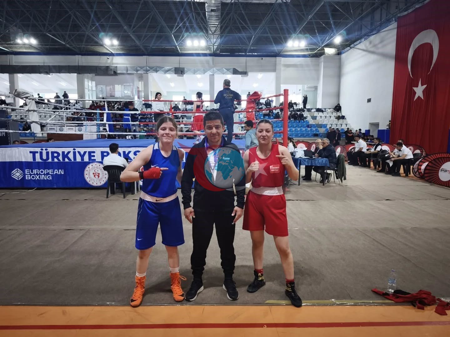 Kütahya Belediyespor Boks Şampiyonası'nda Çifte Madalya Kazandı