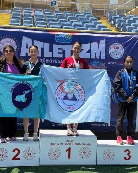 Erciyes Üniversitesi atletlerinden 4 madalya