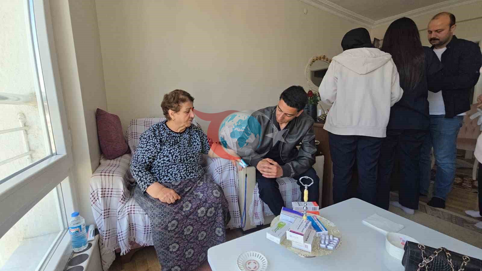 Genç Sağlıkçılar Evde Bakım Projesiyle Kronik Hastalara Destek Oluyor