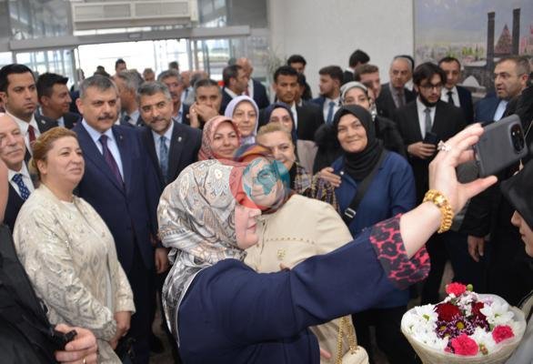 Bakan Çiftçi, Erzurumda