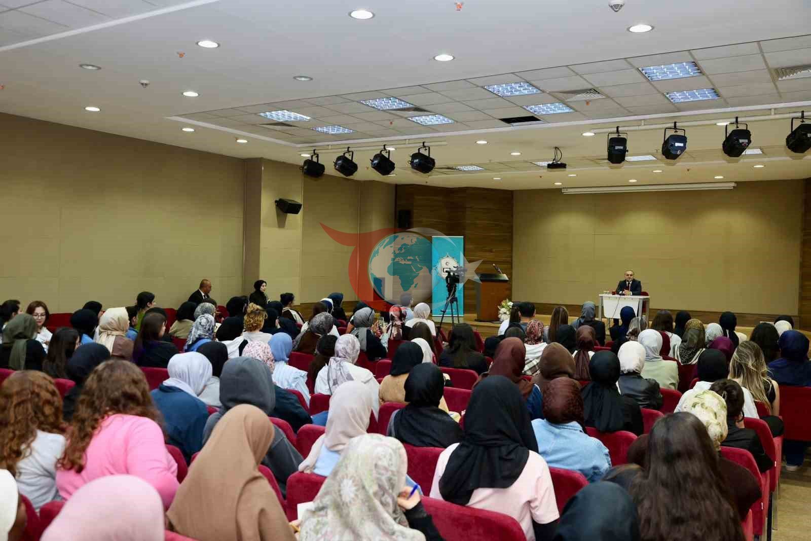 Erciyes Üniversitesi Rektörü Altun, Öğrencilerle Buluştu
