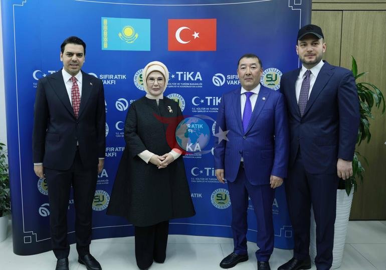 Əminə Ərdoğan Qazaxıstanda Sıfır Tullantı Təhsil Laboratoriyasını açdı