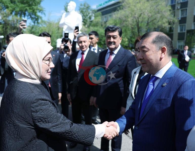 Əminə Ərdoğan Qazaxıstanda Sıfır Tullantı Təhsil Laboratoriyasını açdı