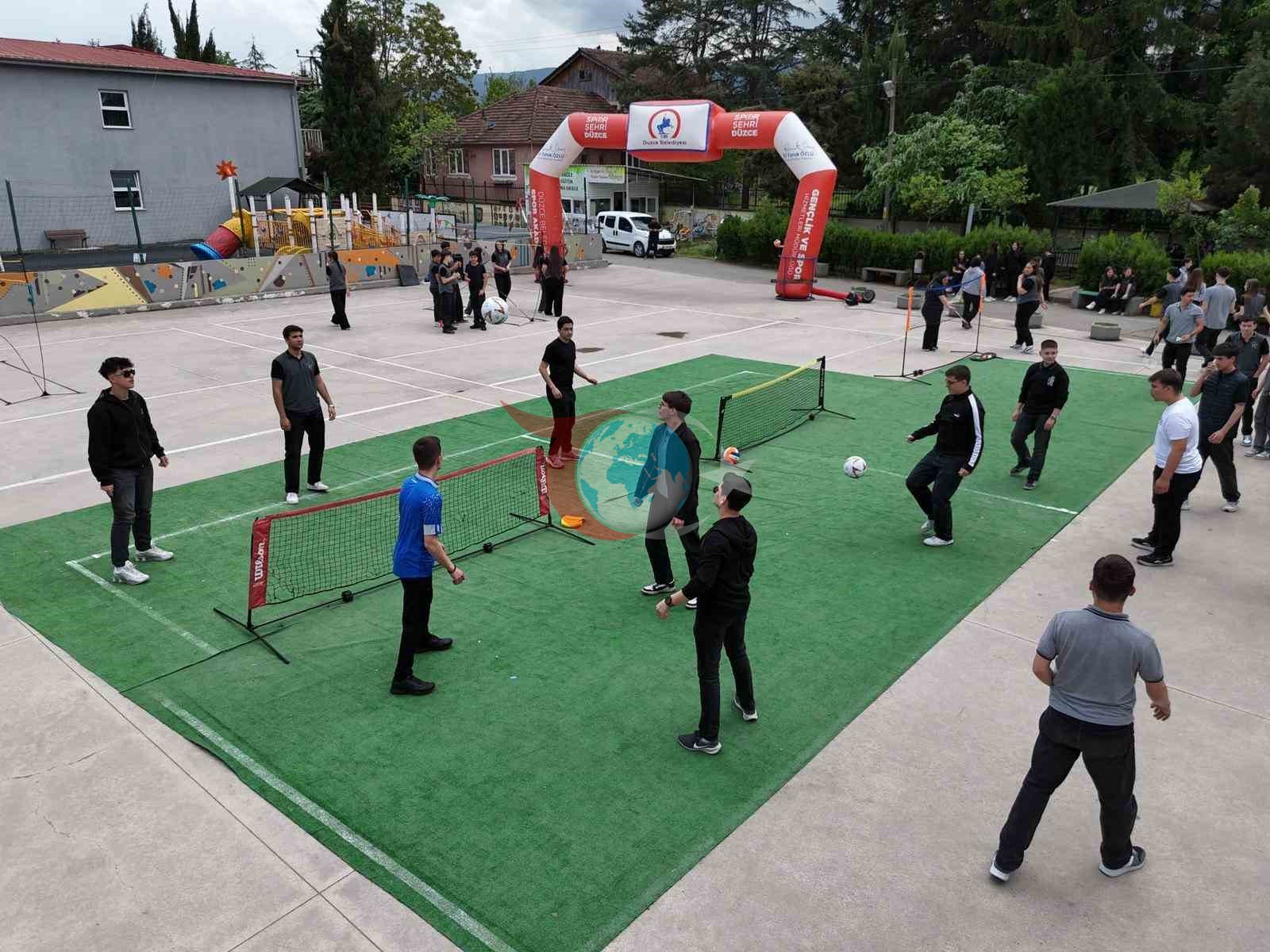 Düzce Belediyesi gençleri sporla buluşturmaya devam ediyor