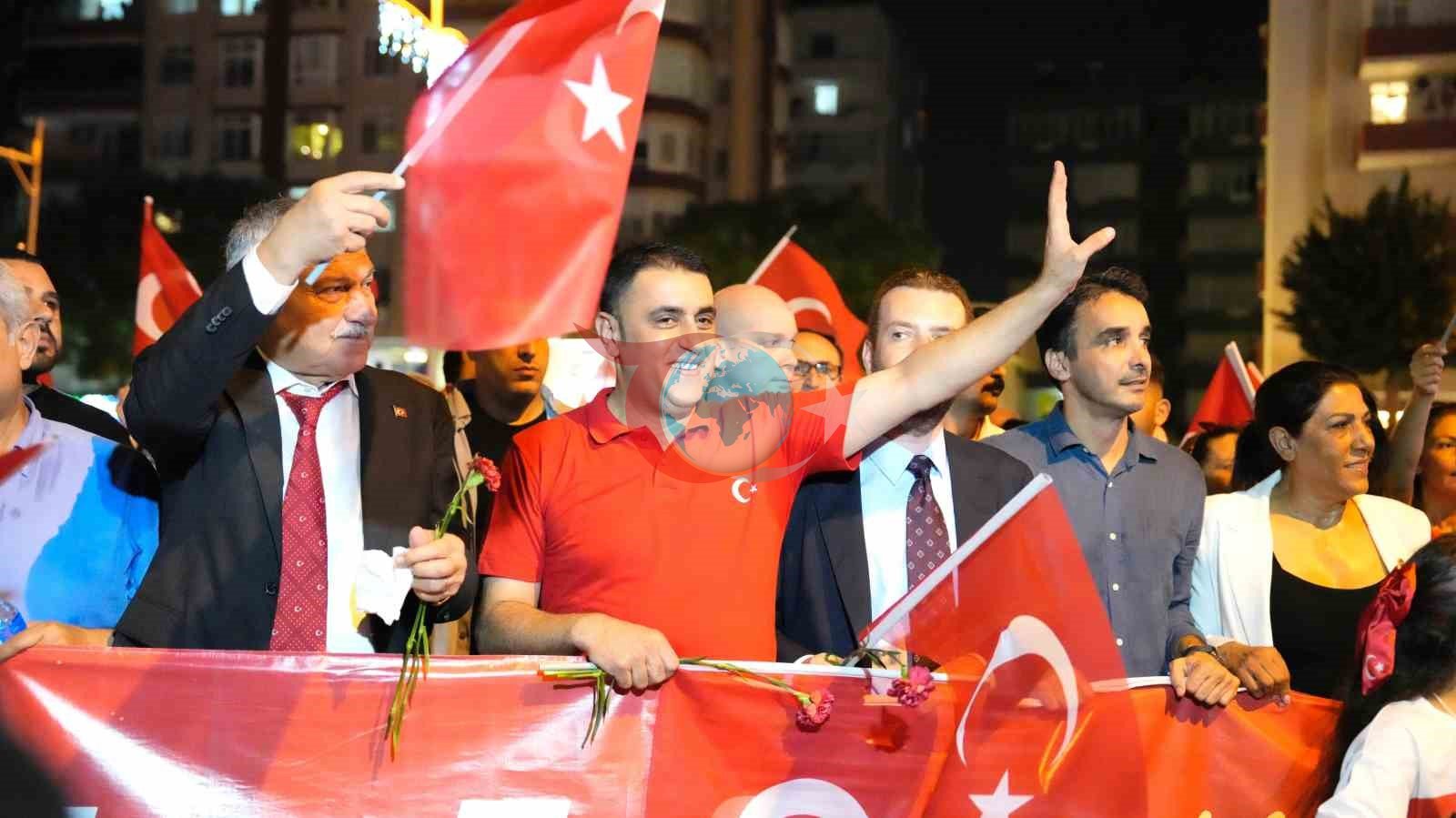 Çukurova'da 19 Mayıs Coşkusu: Meşale Yürüyüşü ve Konser