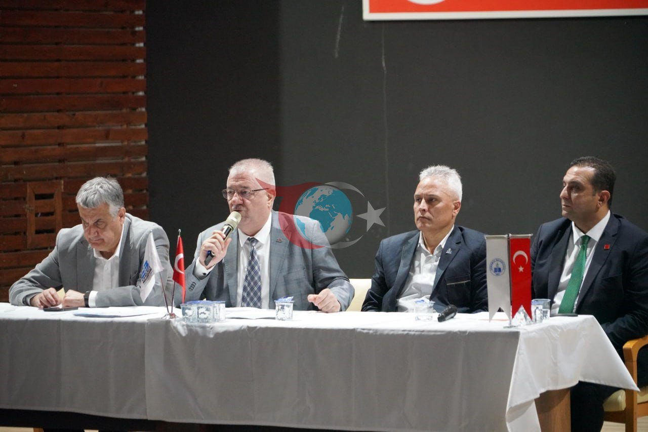 Edremit'te Halk Buluşmaları Devam Ediyor: Vatandaşlar Başkanla Buluştu
