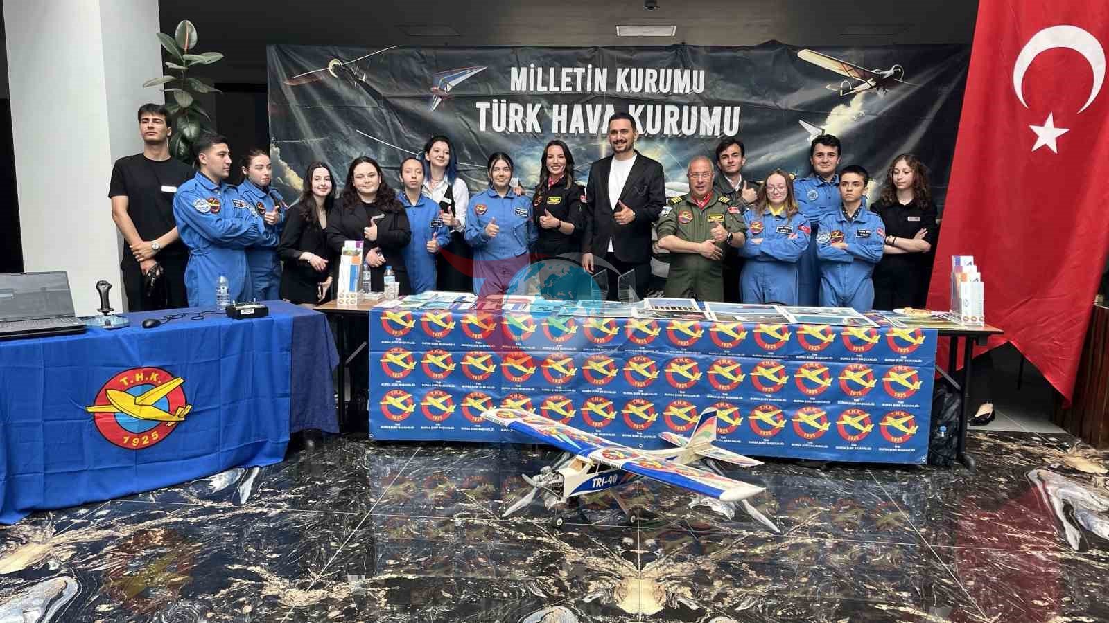 BTÜ’de F16 heyecanı...Gençler kokpite geçti
