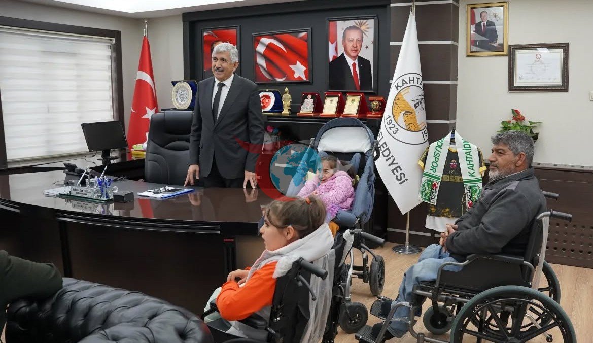 Kahta Belediye Başkanı Hallaç'tan Engelliler İçin Anlamlı Mesaj