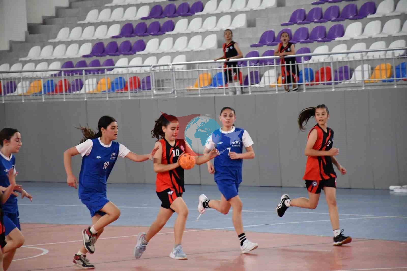 Afyonkarahisar'da Minik Kızlar Hentbol Turnuvası Sonuçlandı