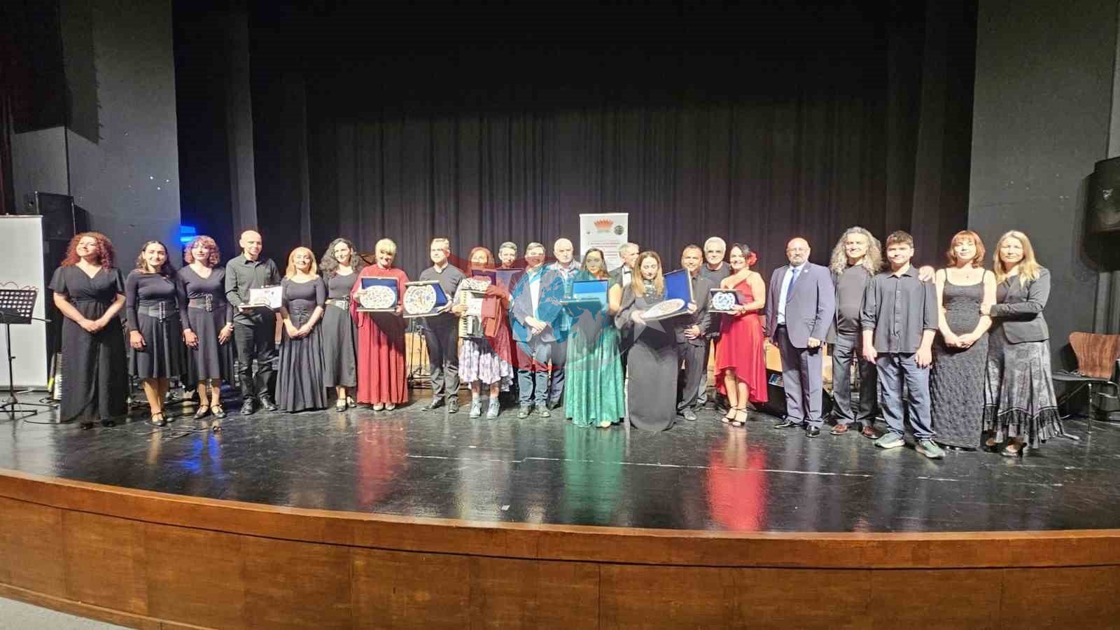 İzmirli sənətçi beynəlxalq akkordeon festivalında münsiflər heyətinin üzvü kimi çıxış etdi=