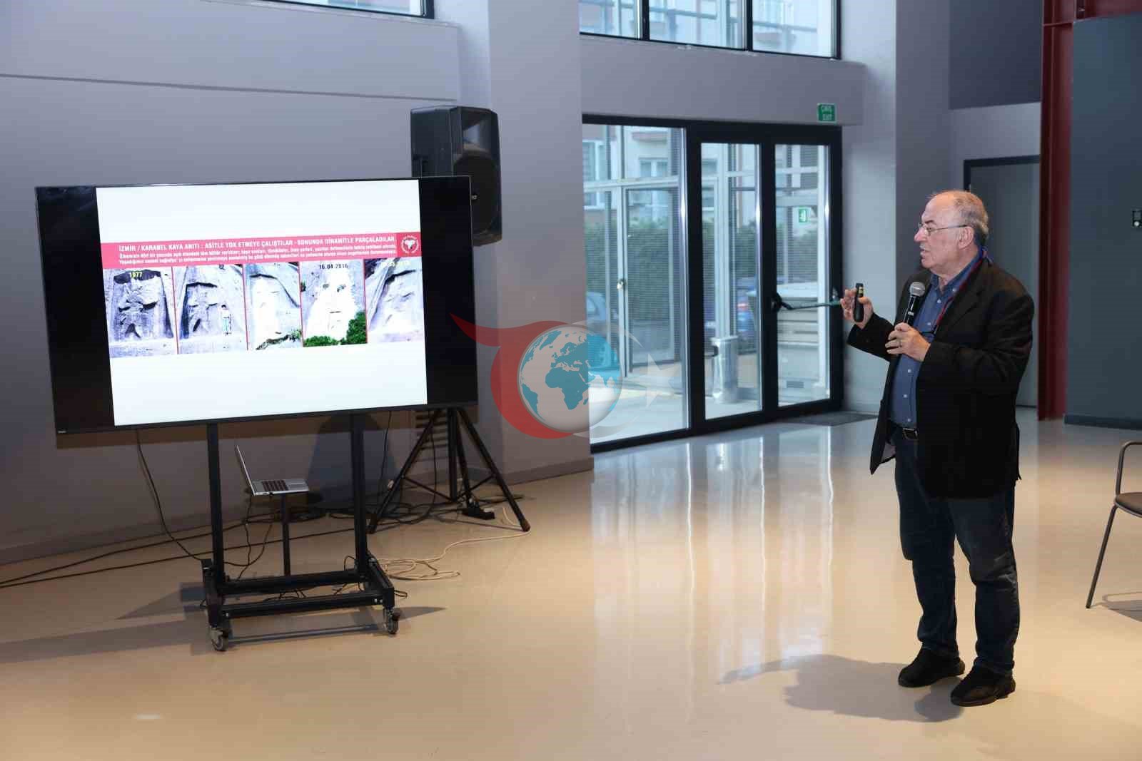 Türkiye'nin Arkeolojik Mirası Nilüfer'de Masaya Yatırıldı