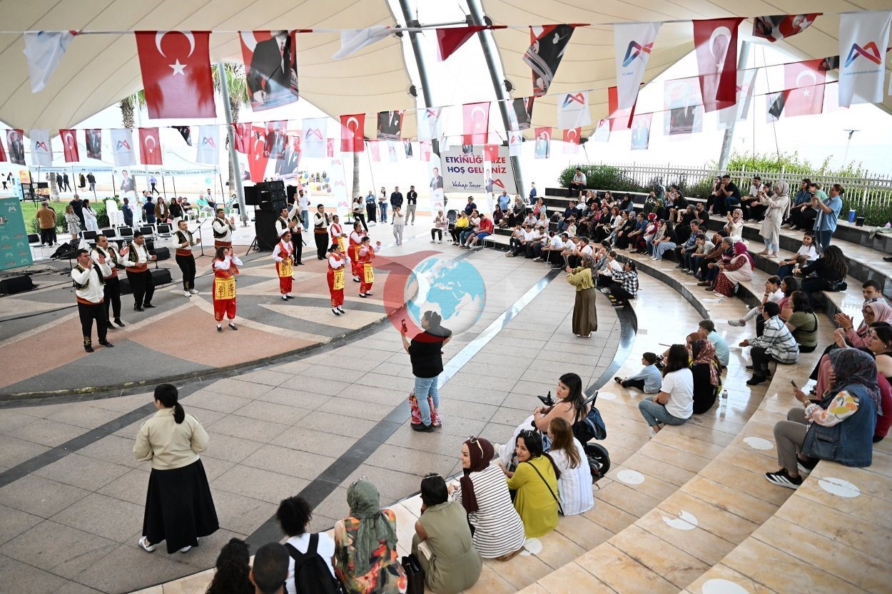 Mersin&rsquo;de engeller sanat ve müzikle aşıldı