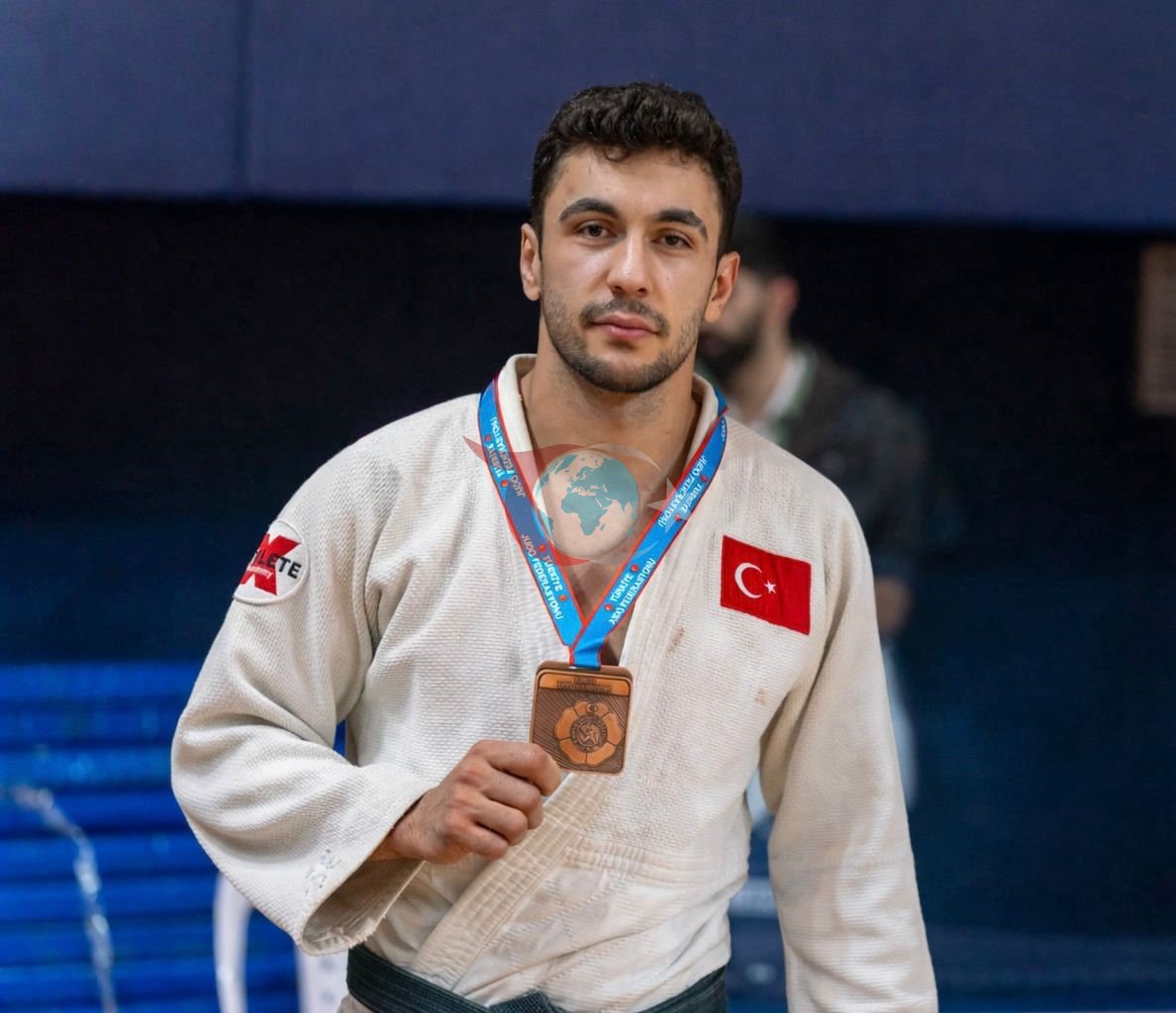 Milli Sporcu Fırat Çekim'den Çifte Başarı: Judo ve Sambo'da Derece