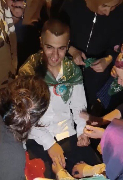 Osmaniye’de özel birey için mahallede asker eğlencesi düzenlendi