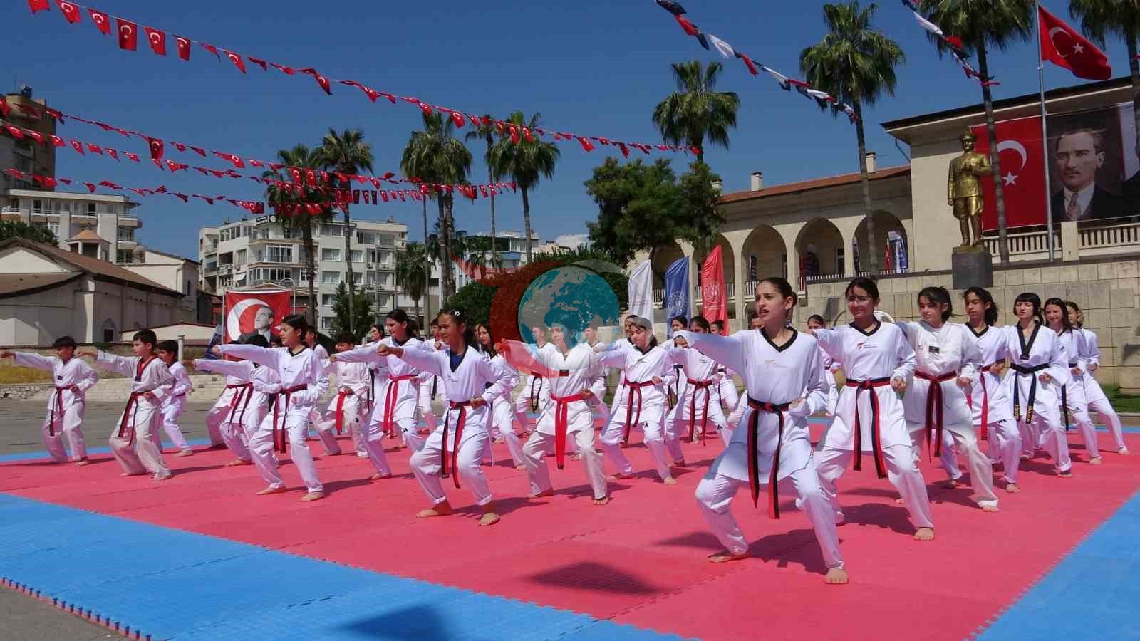 Mersin’de 19 Mayıs coşkusu Gençlik Haftası ile başladı