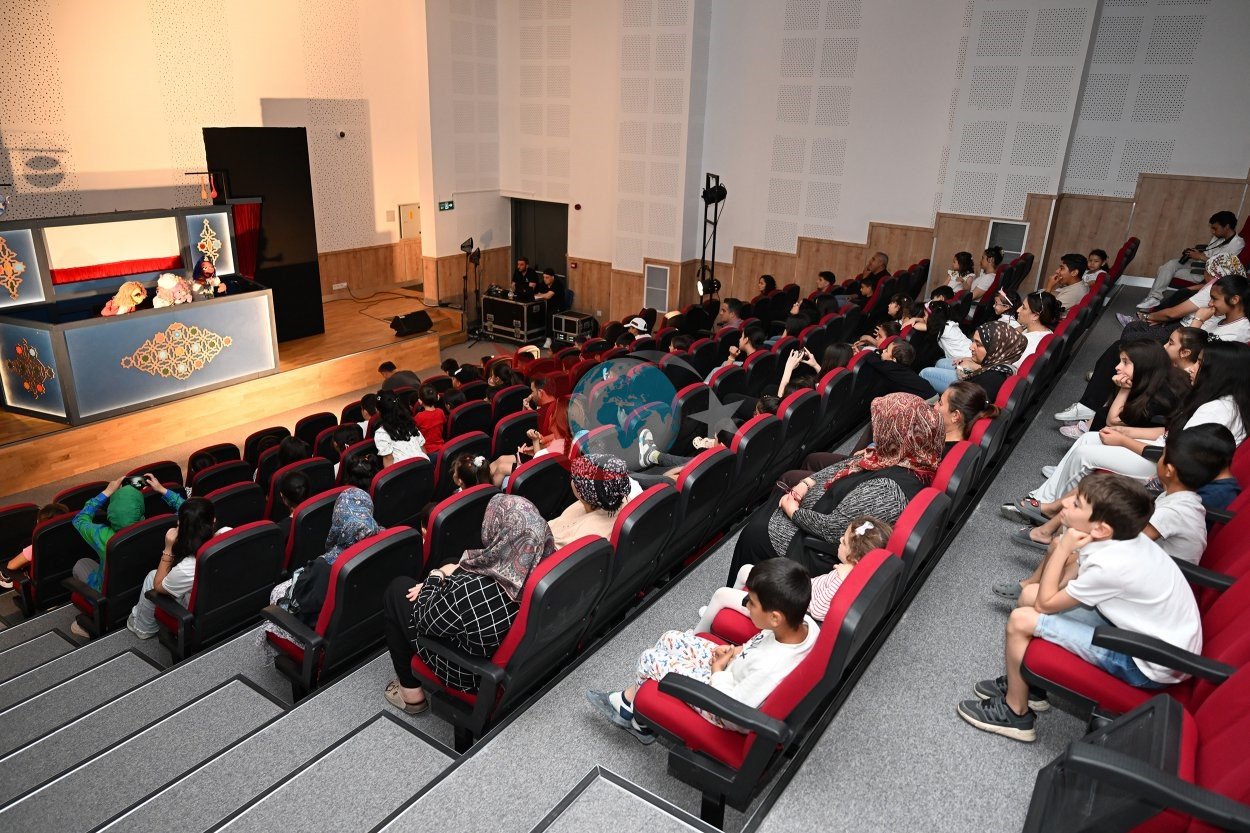 Mersin'de Çocuklara Çevre Bilinci Aşılayan Kuklalı Tiyatro Etkinliği