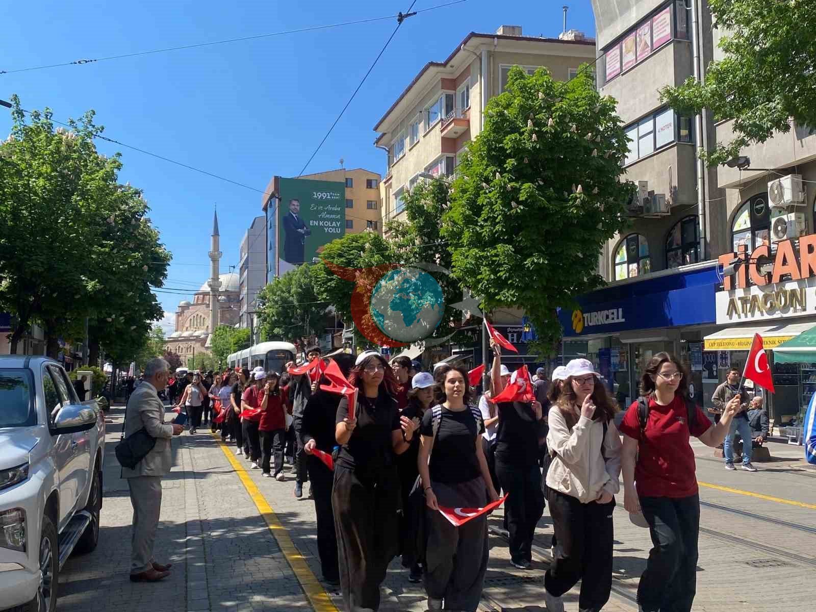 Yoshlar haftaligi marshi Eskishehirda katta ishtiyoq bilan nishonlandi