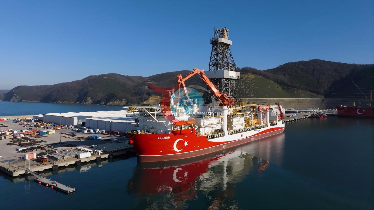 Yıldırım sondaj gemisi ilk görevi için Filyos'tan demir aldı