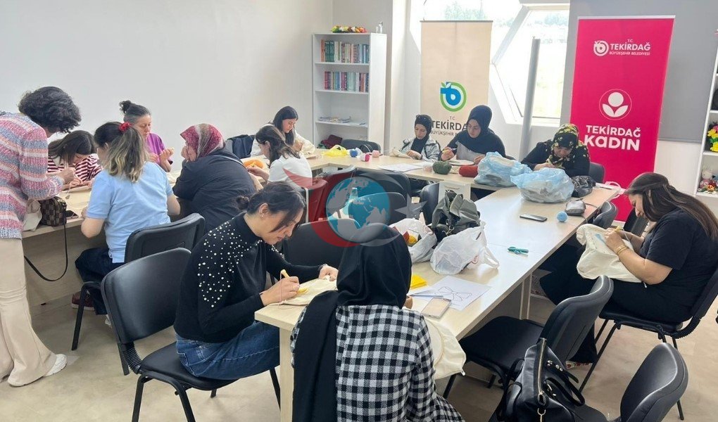 Kadınlar Çerkezköy'de El Becerilerini Geliştiriyor