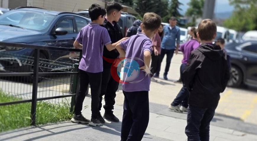 Bursa'da Çiğ Köfte Zehirlenmesi: 28 Öğrenci Hastaneye Kaldırıldı