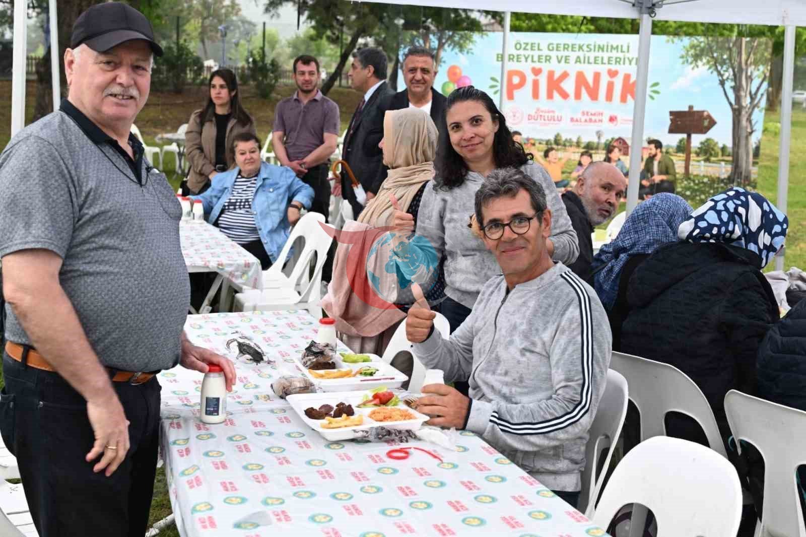 Özel bireyler piknikte gönüllerince eğlendi