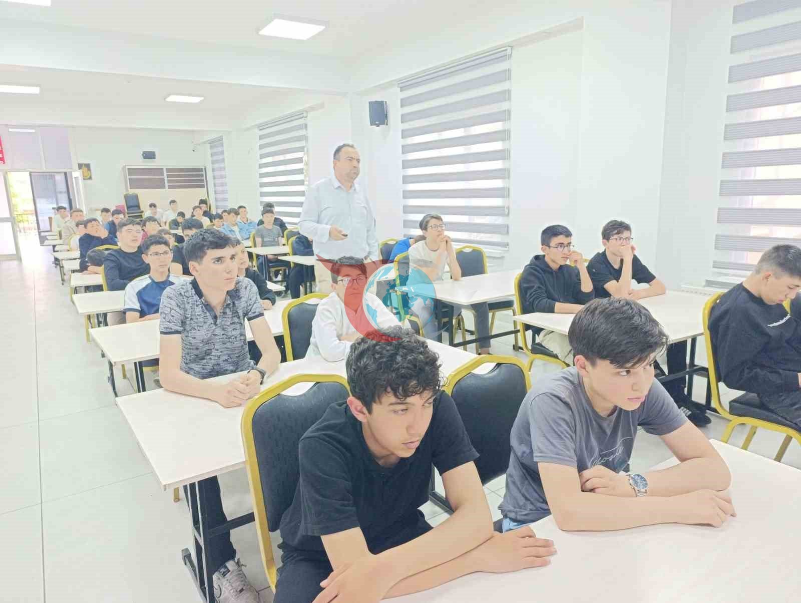 Afyonkarahisar'da Teknoloji Bağımlılığı Semineri Gerçekleştirildi