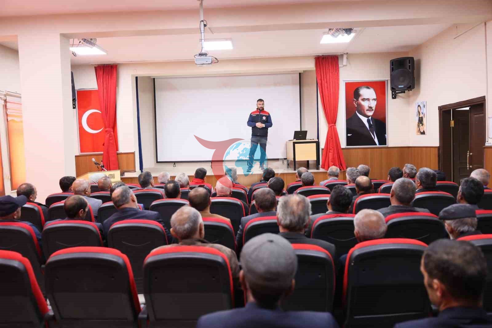Kars’ta üreticilere kırsal kalkınma ve tasarruflu sulama desteği anlatıldı