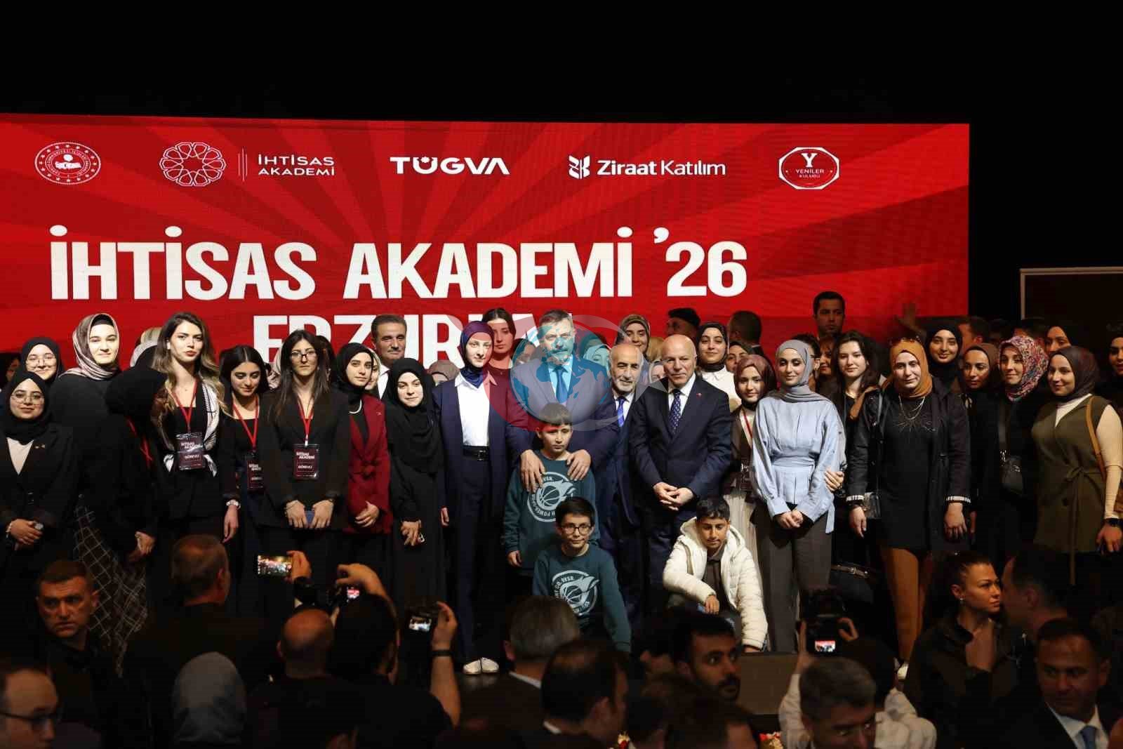 Bakan Çiftçi'nin Gençlerle Buluşması: Gelecek İçin Umut Verici Mesajlar