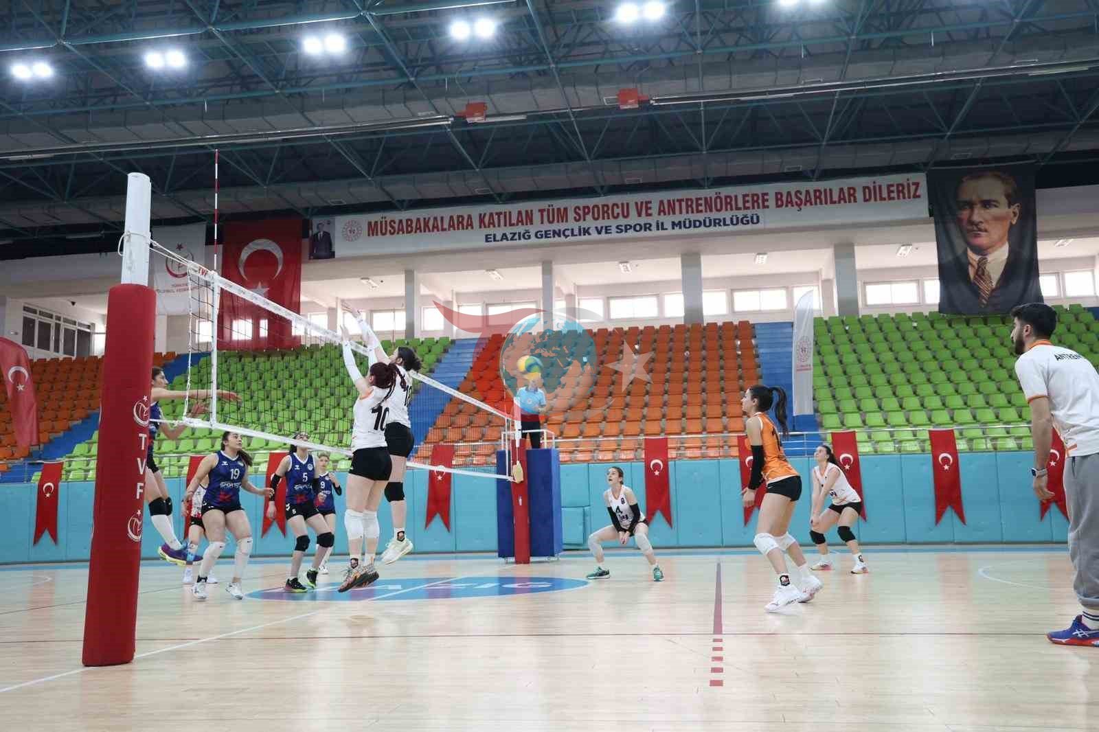 Elazığ&rsquo;da Yıldız Kızlar Voleybol Türkiye Yarı Finalleri tamamlandı