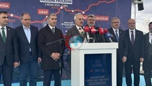Nazir Uraloğlu: 11,5 milyon vətəndaş sürətli qatarın rahatlığı ilə səyahət edəcək. 1 milyon vətəndaş Uraloğlu ilə sürətli qatarın rahatlığı ilə səyahət edəcək.